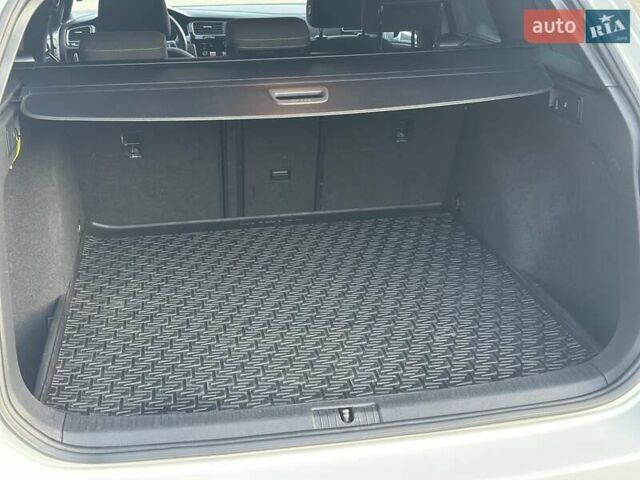 Белый Фольксваген Гольф, объемом двигателя 1.97 л и пробегом 233 тыс. км за 16750 $, фото 33 на Automoto.ua