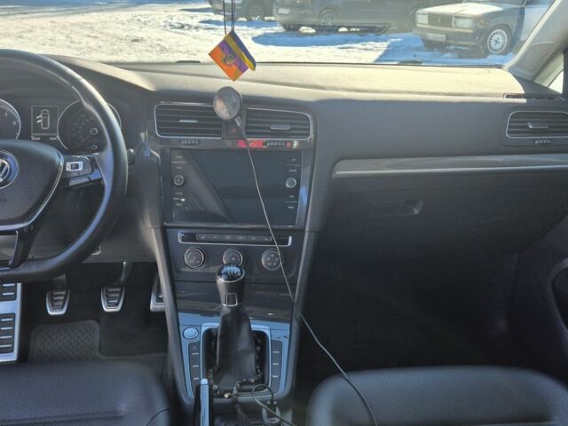 Белый Фольксваген Гольф, объемом двигателя 1.8 л и пробегом 23 тыс. км за 15100 $, фото 1 на Automoto.ua