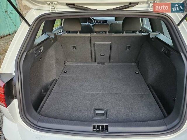 Белый Фольксваген Гольф, объемом двигателя 1.4 л и пробегом 232 тыс. км за 12900 $, фото 28 на Automoto.ua