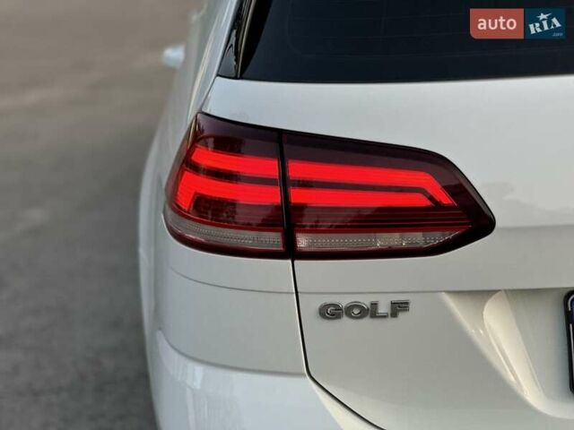 Белый Фольксваген Гольф, объемом двигателя 1.97 л и пробегом 233 тыс. км за 16750 $, фото 67 на Automoto.ua