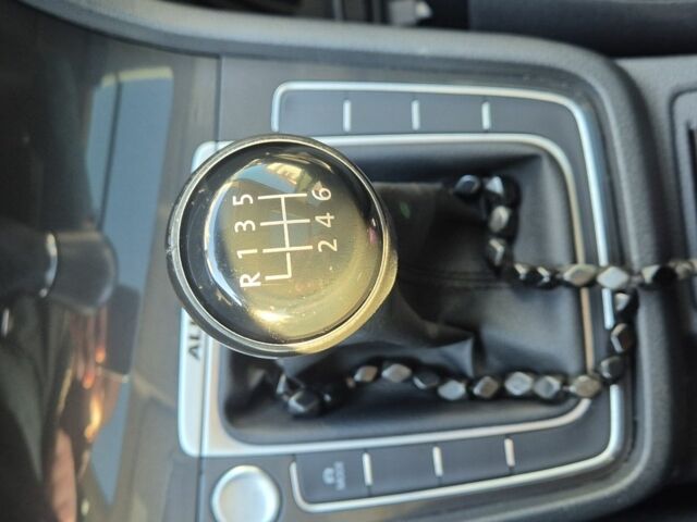 Белый Фольксваген Гольф, объемом двигателя 1.8 л и пробегом 23 тыс. км за 15100 $, фото 7 на Automoto.ua