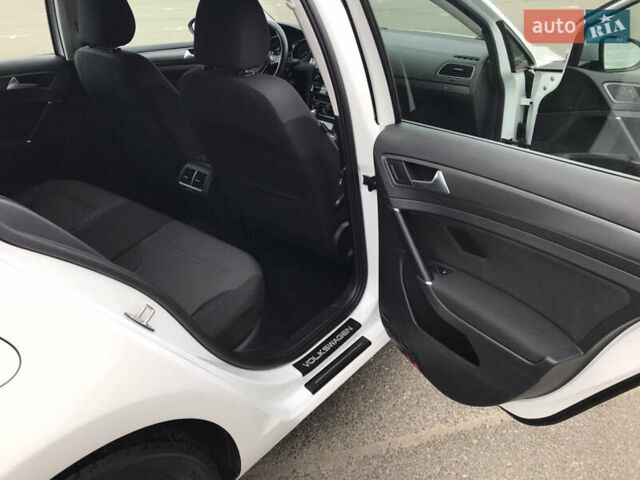 Білий Фольксваген Гольф, об'ємом двигуна 1.8 л та пробігом 136 тис. км за 15700 $, фото 11 на Automoto.ua