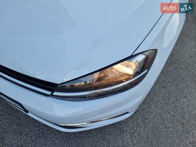 Белый Фольксваген Гольф, объемом двигателя 1.8 л и пробегом 53 тыс. км за 13500 $, фото 10 на Automoto.ua