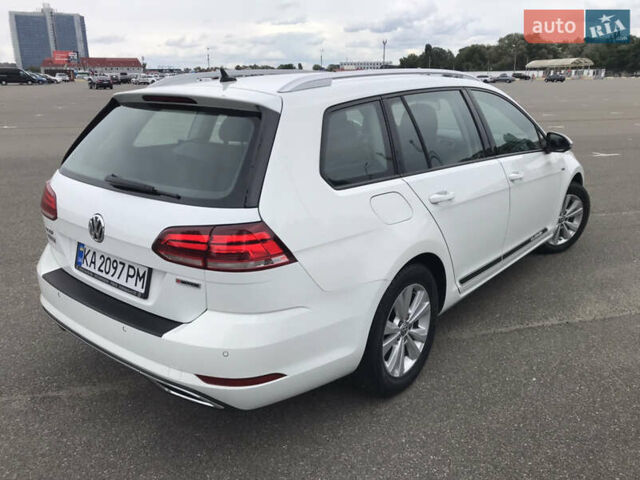 Білий Фольксваген Гольф, об'ємом двигуна 1.8 л та пробігом 136 тис. км за 15700 $, фото 1 на Automoto.ua