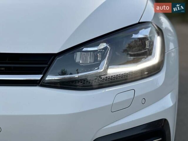 Белый Фольксваген Гольф, объемом двигателя 1.97 л и пробегом 233 тыс. км за 16750 $, фото 75 на Automoto.ua
