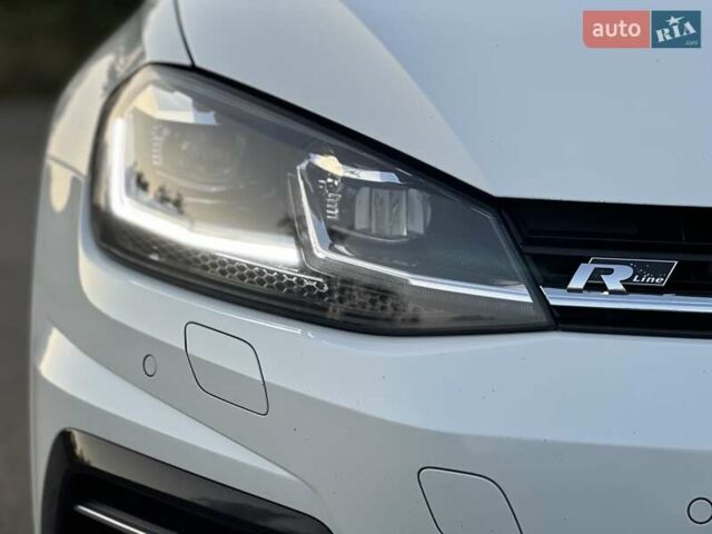 Белый Фольксваген Гольф, объемом двигателя 1.97 л и пробегом 233 тыс. км за 16750 $, фото 76 на Automoto.ua