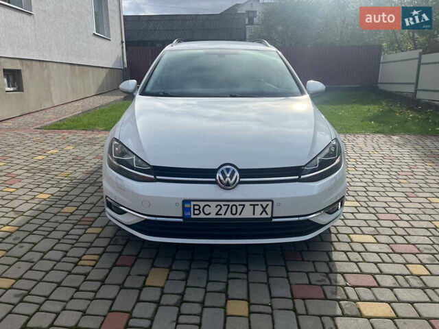 Белый Фольксваген Гольф, объемом двигателя 1.6 л и пробегом 183 тыс. км за 15500 $, фото 3 на Automoto.ua