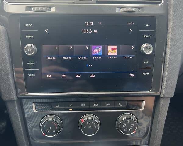 Білий Фольксваген Гольф, об'ємом двигуна 1.4 л та пробігом 175 тис. км за 13500 $, фото 2 на Automoto.ua