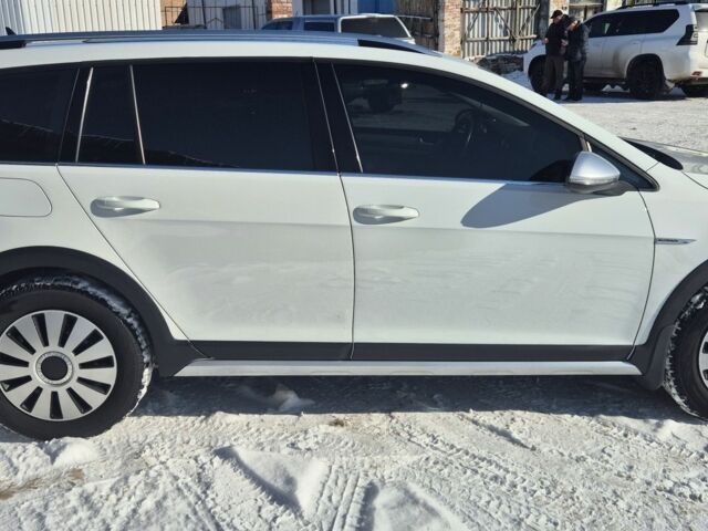 Белый Фольксваген Гольф, объемом двигателя 1.8 л и пробегом 23 тыс. км за 15100 $, фото 3 на Automoto.ua