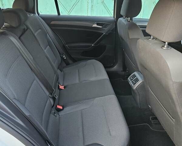 Белый Фольксваген Гольф, объемом двигателя 1.4 л и пробегом 232 тыс. км за 12900 $, фото 22 на Automoto.ua