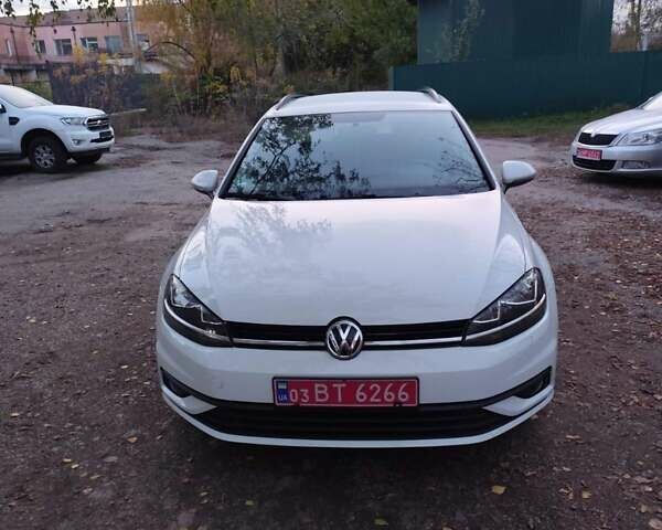 Белый Фольксваген Гольф, объемом двигателя 1.6 л и пробегом 290 тыс. км за 11200 $, фото 4 на Automoto.ua