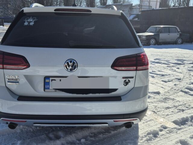 Белый Фольксваген Гольф, объемом двигателя 1.8 л и пробегом 23 тыс. км за 15100 $, фото 5 на Automoto.ua