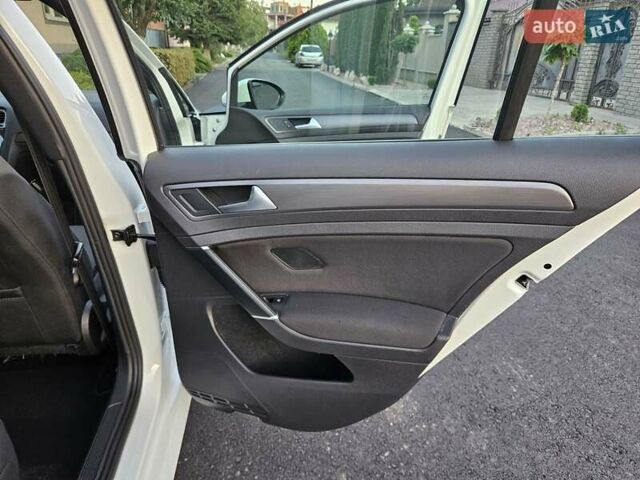 Белый Фольксваген Гольф, объемом двигателя 1.4 л и пробегом 232 тыс. км за 12900 $, фото 20 на Automoto.ua