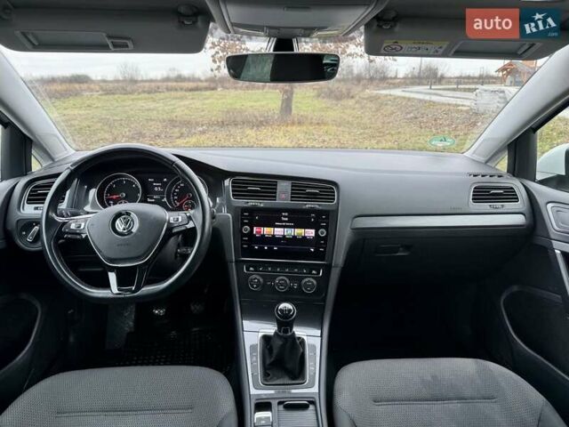 Білий Фольксваген Гольф, об'ємом двигуна 1.6 л та пробігом 159 тис. км за 13950 $, фото 14 на Automoto.ua