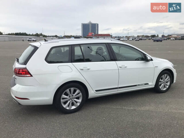 Білий Фольксваген Гольф, об'ємом двигуна 1.8 л та пробігом 136 тис. км за 15700 $, фото 5 на Automoto.ua