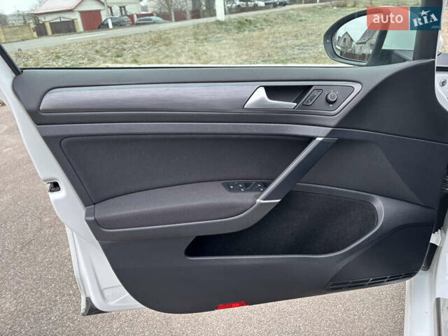 Білий Фольксваген Гольф, об'ємом двигуна 1.6 л та пробігом 267 тис. км за 13100 $, фото 13 на Automoto.ua