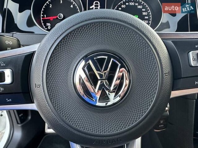 Белый Фольксваген Гольф, объемом двигателя 1.97 л и пробегом 233 тыс. км за 16750 $, фото 59 на Automoto.ua