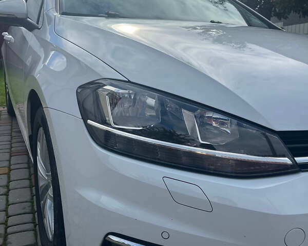 Белый Фольксваген Гольф, объемом двигателя 1.6 л и пробегом 183 тыс. км за 15500 $, фото 22 на Automoto.ua