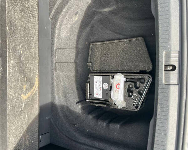 Белый Фольксваген Гольф, объемом двигателя 1.6 л и пробегом 183 тыс. км за 15500 $, фото 44 на Automoto.ua