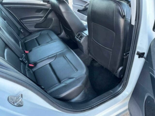 Белый Фольксваген Гольф, объемом двигателя 1.8 л и пробегом 49 тыс. км за 12000 $, фото 12 на Automoto.ua