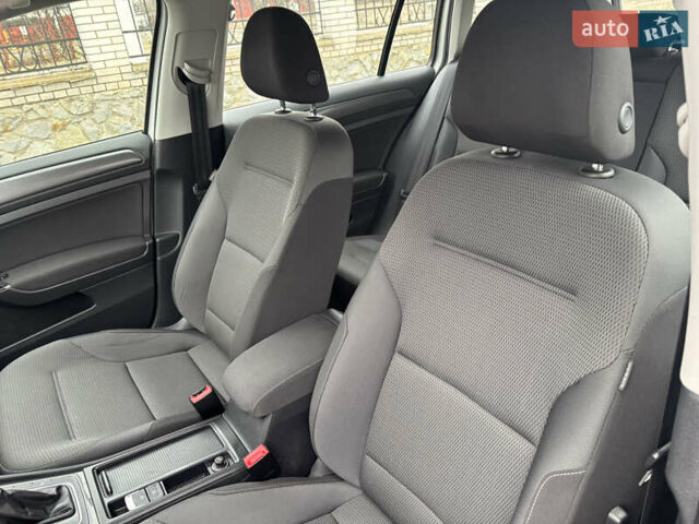 Білий Фольксваген Гольф, об'ємом двигуна 1.6 л та пробігом 267 тис. км за 13100 $, фото 12 на Automoto.ua