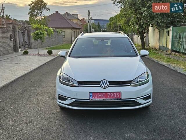 Белый Фольксваген Гольф, объемом двигателя 1.4 л и пробегом 232 тыс. км за 12900 $, фото 1 на Automoto.ua