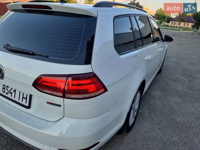 Белый Фольксваген Гольф, объемом двигателя 1.8 л и пробегом 53 тыс. км за 13500 $, фото 2 на Automoto.ua