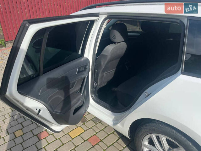 Белый Фольксваген Гольф, объемом двигателя 1.6 л и пробегом 183 тыс. км за 15500 $, фото 34 на Automoto.ua