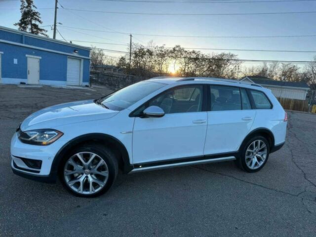 Белый Фольксваген Гольф, объемом двигателя 1.8 л и пробегом 49 тыс. км за 12000 $, фото 4 на Automoto.ua