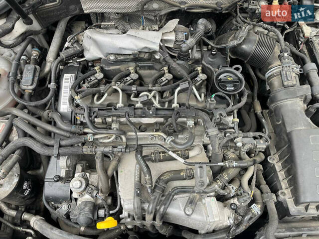 Белый Фольксваген Гольф, объемом двигателя 1.6 л и пробегом 183 тыс. км за 15500 $, фото 47 на Automoto.ua