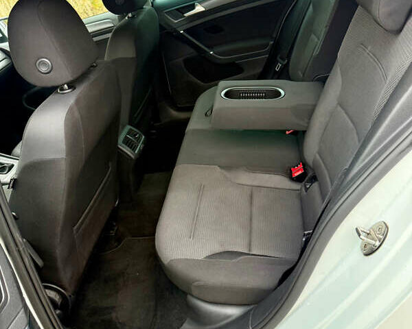 Білий Фольксваген Гольф, об'ємом двигуна 1.6 л та пробігом 159 тис. км за 13950 $, фото 15 на Automoto.ua