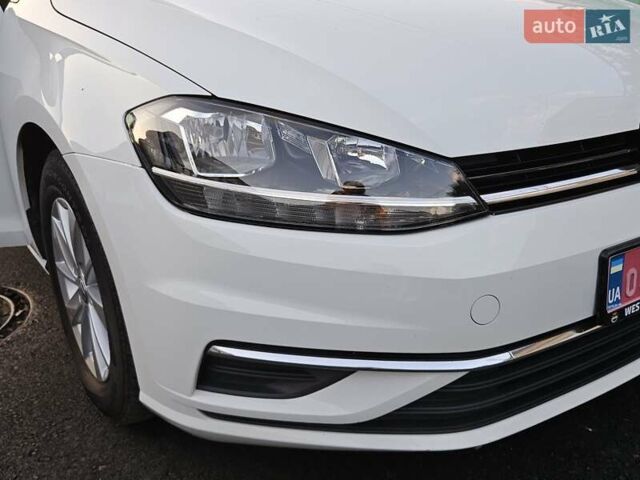 Белый Фольксваген Гольф, объемом двигателя 1.4 л и пробегом 232 тыс. км за 12900 $, фото 7 на Automoto.ua