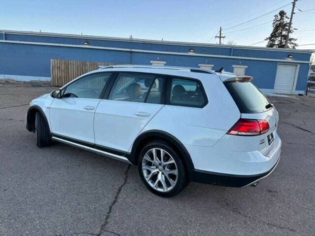 Белый Фольксваген Гольф, объемом двигателя 1.8 л и пробегом 49 тыс. км за 12000 $, фото 6 на Automoto.ua