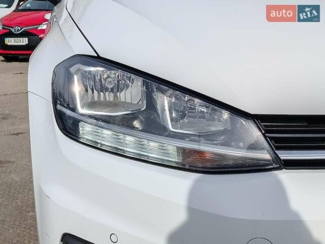 Білий Фольксваген Гольф, об'ємом двигуна 1.6 л та пробігом 235 тис. км за 13490 $, фото 3 на Automoto.ua