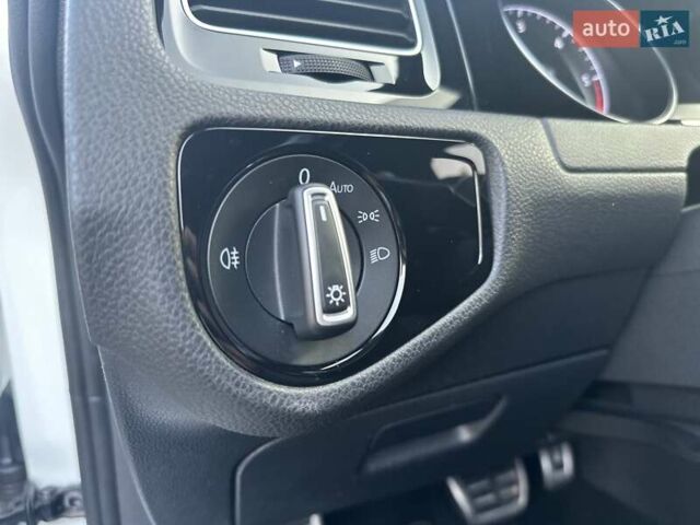 Белый Фольксваген Гольф, объемом двигателя 1.97 л и пробегом 233 тыс. км за 16750 $, фото 49 на Automoto.ua