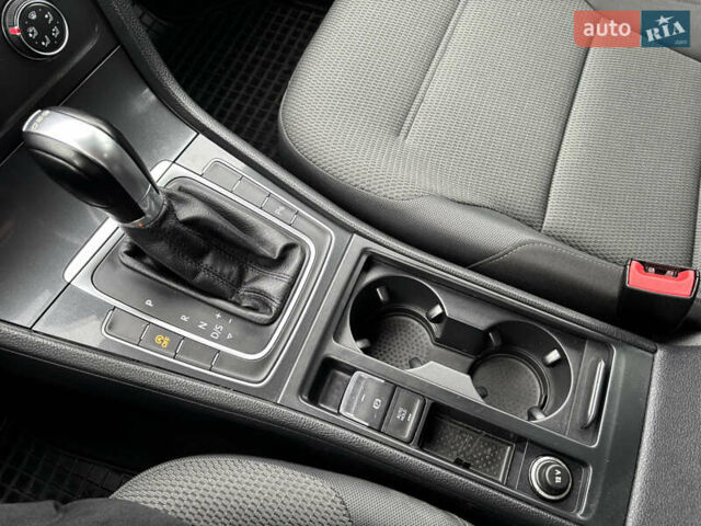 Білий Фольксваген Гольф, об'ємом двигуна 1.6 л та пробігом 267 тис. км за 13100 $, фото 28 на Automoto.ua