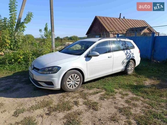 Белый Фольксваген Гольф, объемом двигателя 1.6 л и пробегом 232 тыс. км за 14000 $, фото 1 на Automoto.ua