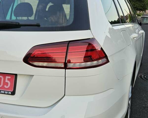 Белый Фольксваген Гольф, объемом двигателя 1.4 л и пробегом 232 тыс. км за 12900 $, фото 9 на Automoto.ua