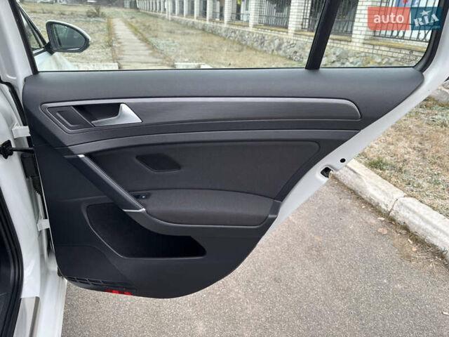 Білий Фольксваген Гольф, об'ємом двигуна 1.6 л та пробігом 267 тис. км за 13100 $, фото 19 на Automoto.ua