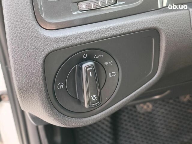 Білий Фольксваген Гольф, об'ємом двигуна 1.6 л та пробігом 235 тис. км за 13490 $, фото 19 на Automoto.ua