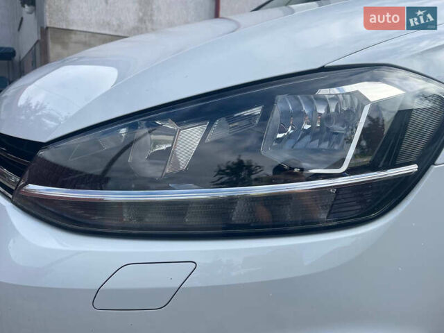 Белый Фольксваген Гольф, объемом двигателя 1.6 л и пробегом 183 тыс. км за 15500 $, фото 20 на Automoto.ua