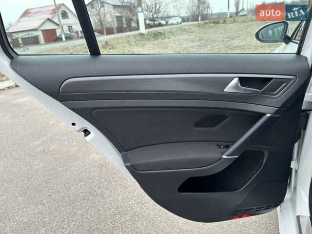 Білий Фольксваген Гольф, об'ємом двигуна 1.6 л та пробігом 267 тис. км за 13100 $, фото 16 на Automoto.ua