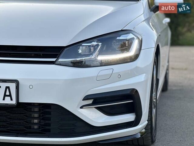 Белый Фольксваген Гольф, объемом двигателя 1.97 л и пробегом 233 тыс. км за 16750 $, фото 22 на Automoto.ua