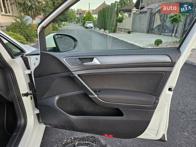 Белый Фольксваген Гольф, объемом двигателя 1.4 л и пробегом 232 тыс. км за 12900 $, фото 16 на Automoto.ua