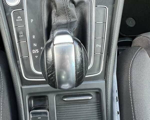 Белый Фольксваген Гольф, объемом двигателя 1.97 л и пробегом 227 тыс. км за 19600 $, фото 1 на Automoto.ua