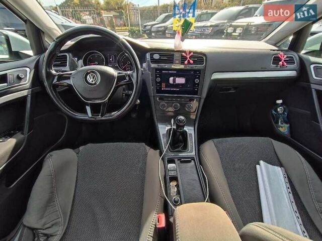 Білий Фольксваген Гольф, об'ємом двигуна 1.6 л та пробігом 235 тис. км за 13490 $, фото 24 на Automoto.ua