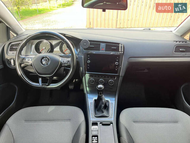 Белый Фольксваген Гольф, объемом двигателя 1.6 л и пробегом 183 тыс. км за 15500 $, фото 31 на Automoto.ua