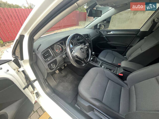 Белый Фольксваген Гольф, объемом двигателя 1.6 л и пробегом 183 тыс. км за 15500 $, фото 14 на Automoto.ua