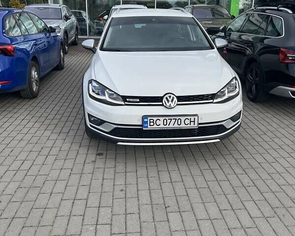 Белый Фольксваген Гольф, объемом двигателя 1.97 л и пробегом 227 тыс. км за 19600 $, фото 7 на Automoto.ua