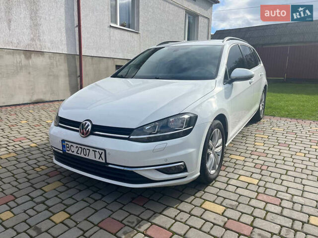 Белый Фольксваген Гольф, объемом двигателя 1.6 л и пробегом 183 тыс. км за 15500 $, фото 2 на Automoto.ua